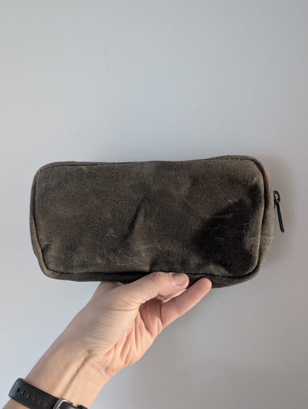 Le Labo Olive Waxed Canvas Toiletry Pouch - Picture 4 of 6